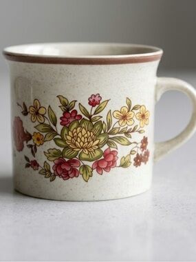Vintage Floral Ceramic Mug in Cream with Pink and Green Flowers